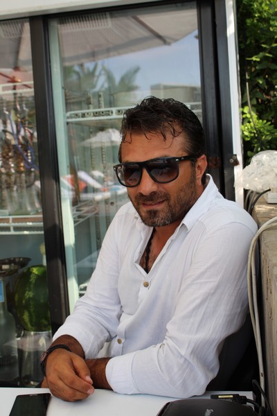 Sunday at Veer